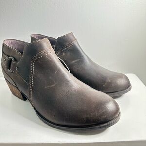 Clarks Womens Charlten Grace Boot Size 10 Brown Oiled Leather Bootie Block Heel